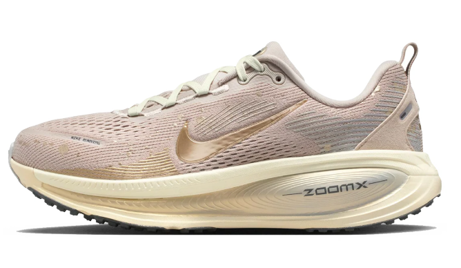 Nike Vomero 18 SE Running Shoes
