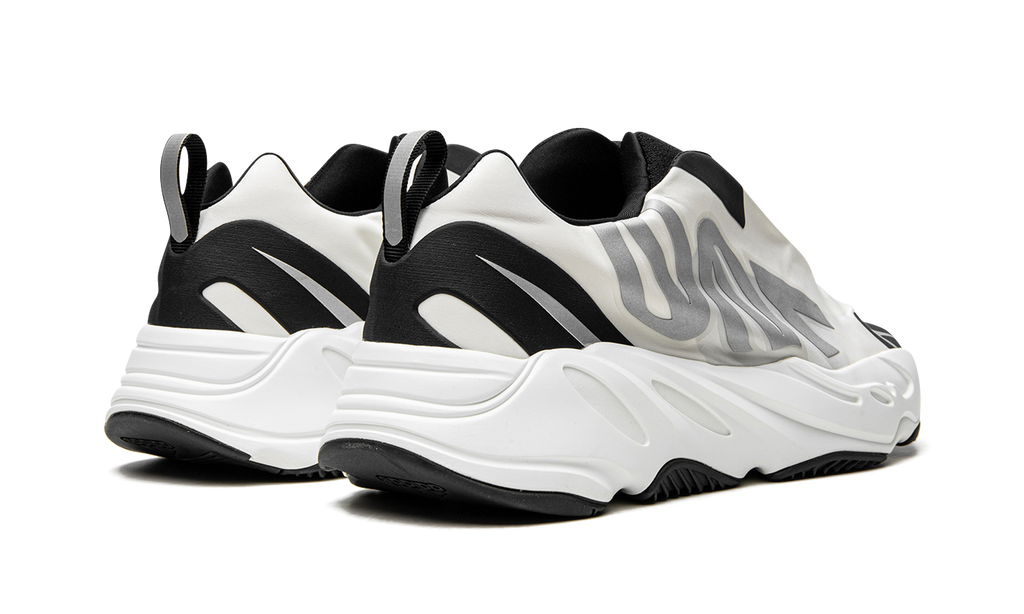 Yeezy 700 MNVN "Laceless Analog" IG4798